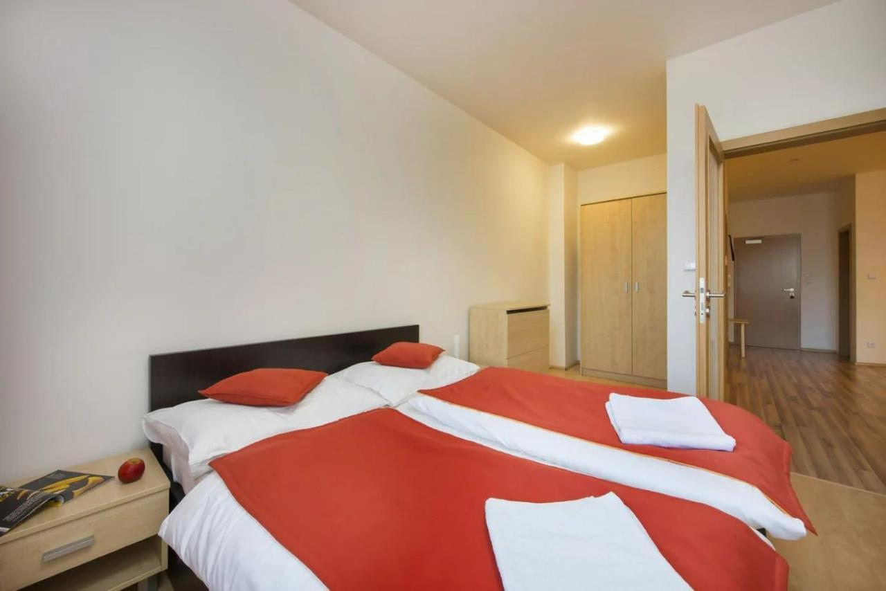 Hotel Spolcentrum Svit Buitenkant foto
