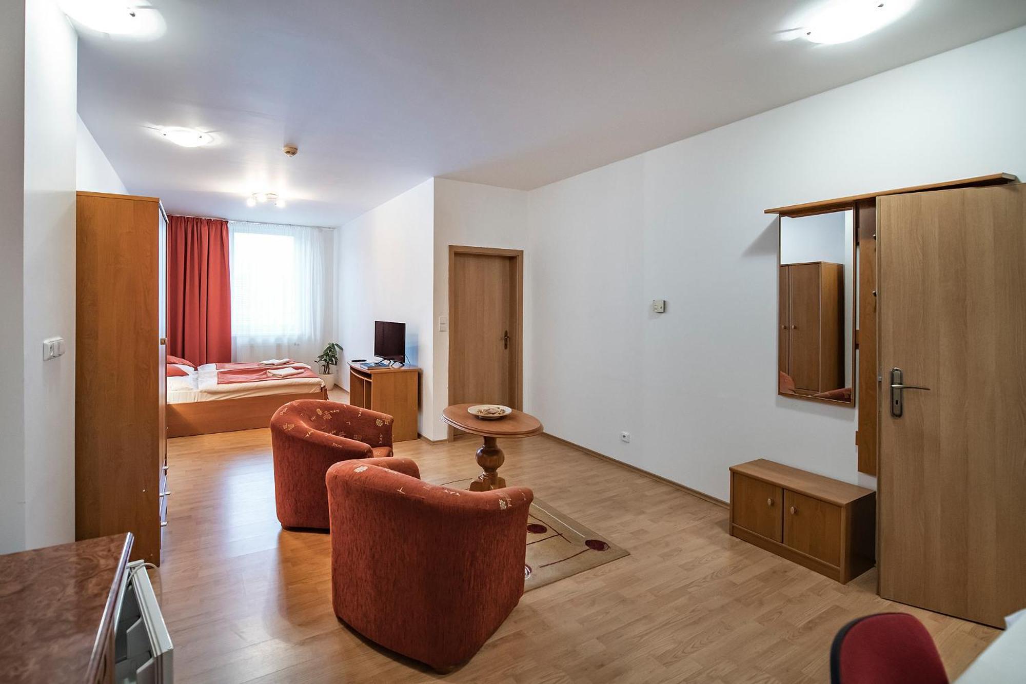 Hotel Spolcentrum Svit Buitenkant foto