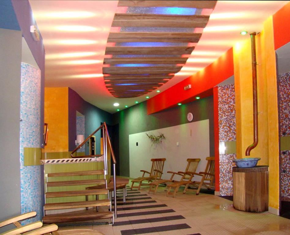 Hotel Spolcentrum Svit Buitenkant foto