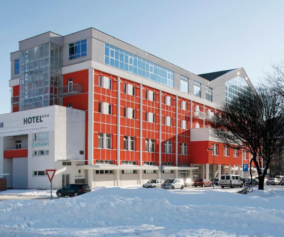 Hotel Spolcentrum Svit Buitenkant foto